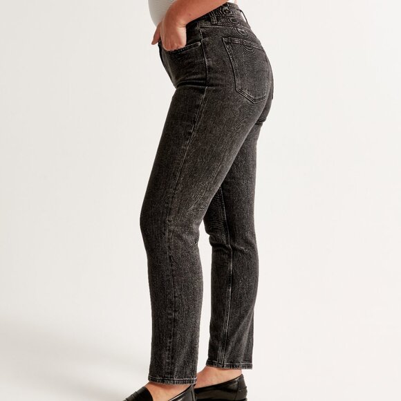 Abercrombie Curve Love High Rise Mom Jean Size 26 Regular Length - Picture 5 of 6